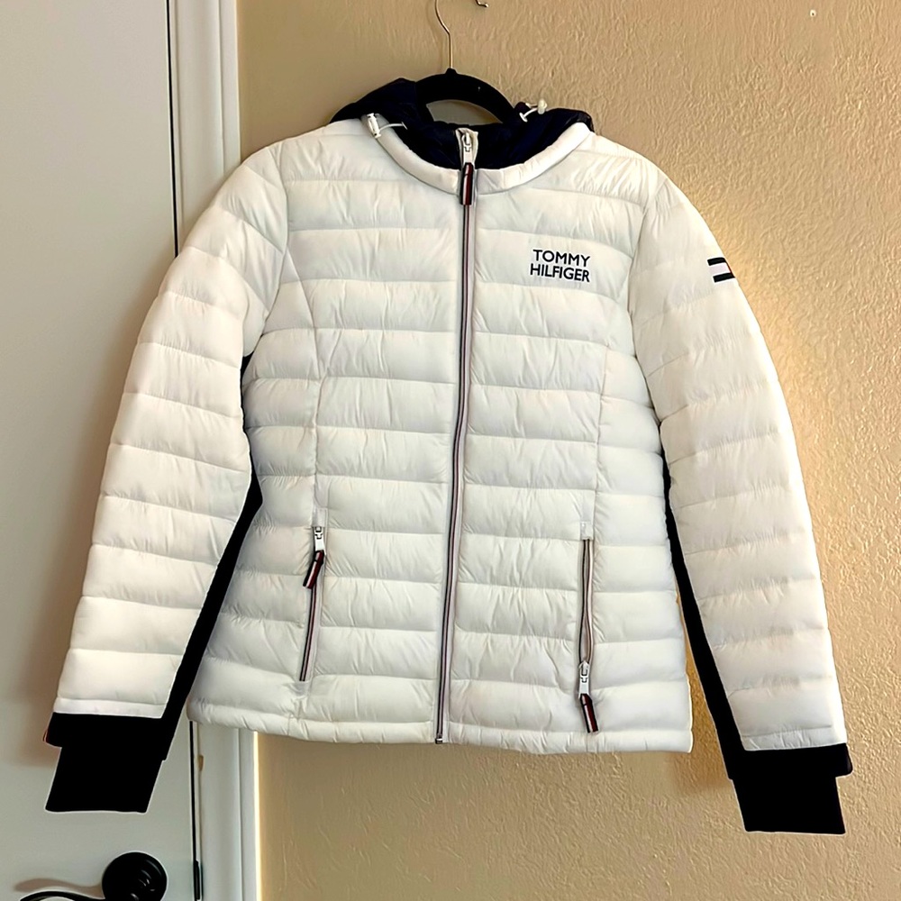 Tommy Hilfiger packable lightweight jacket